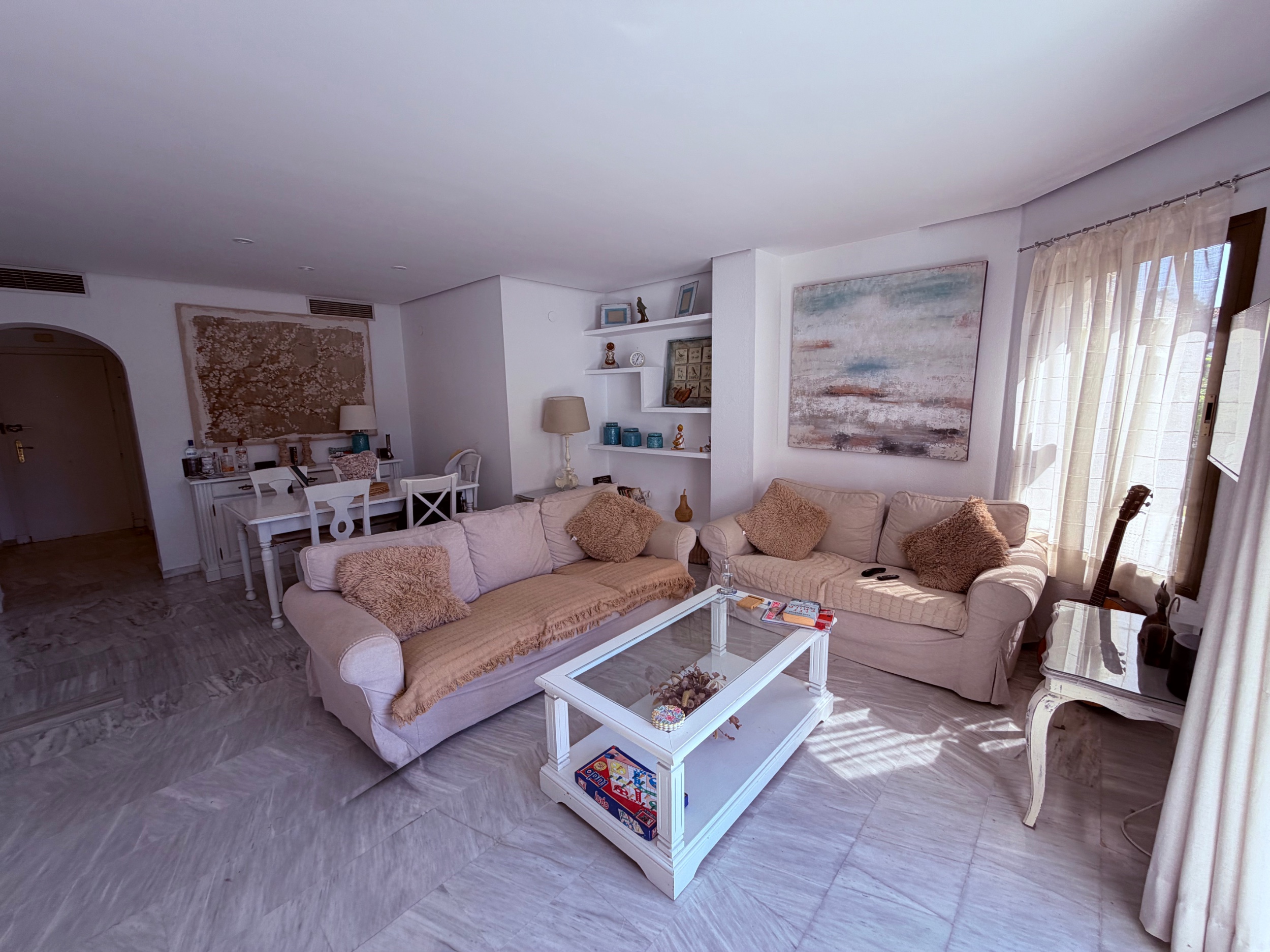 Piso de 3 Dormitorios y 2 Baños en venta en Marbella