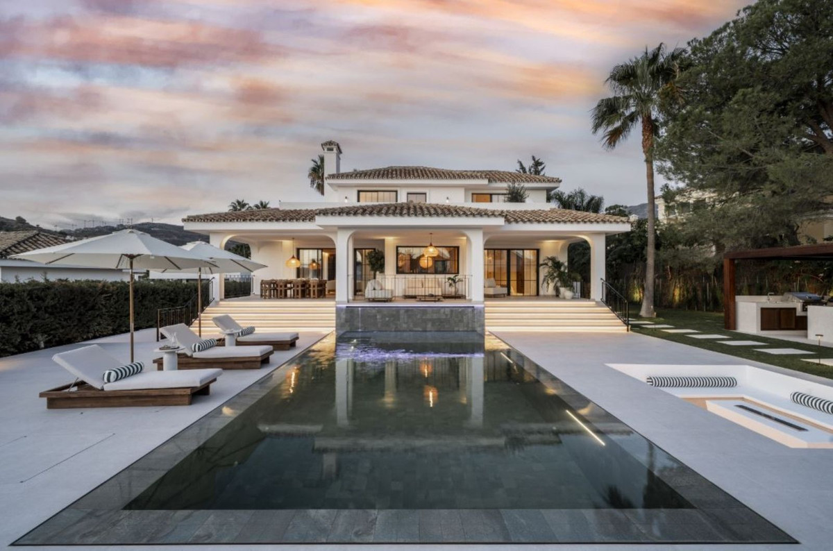 5 Slaapk. - Villa te koop in Nueva Andalucia, Marbella
