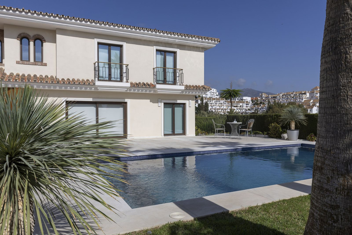 Casa de 6 Dormitorios en venta en Mijas Golf