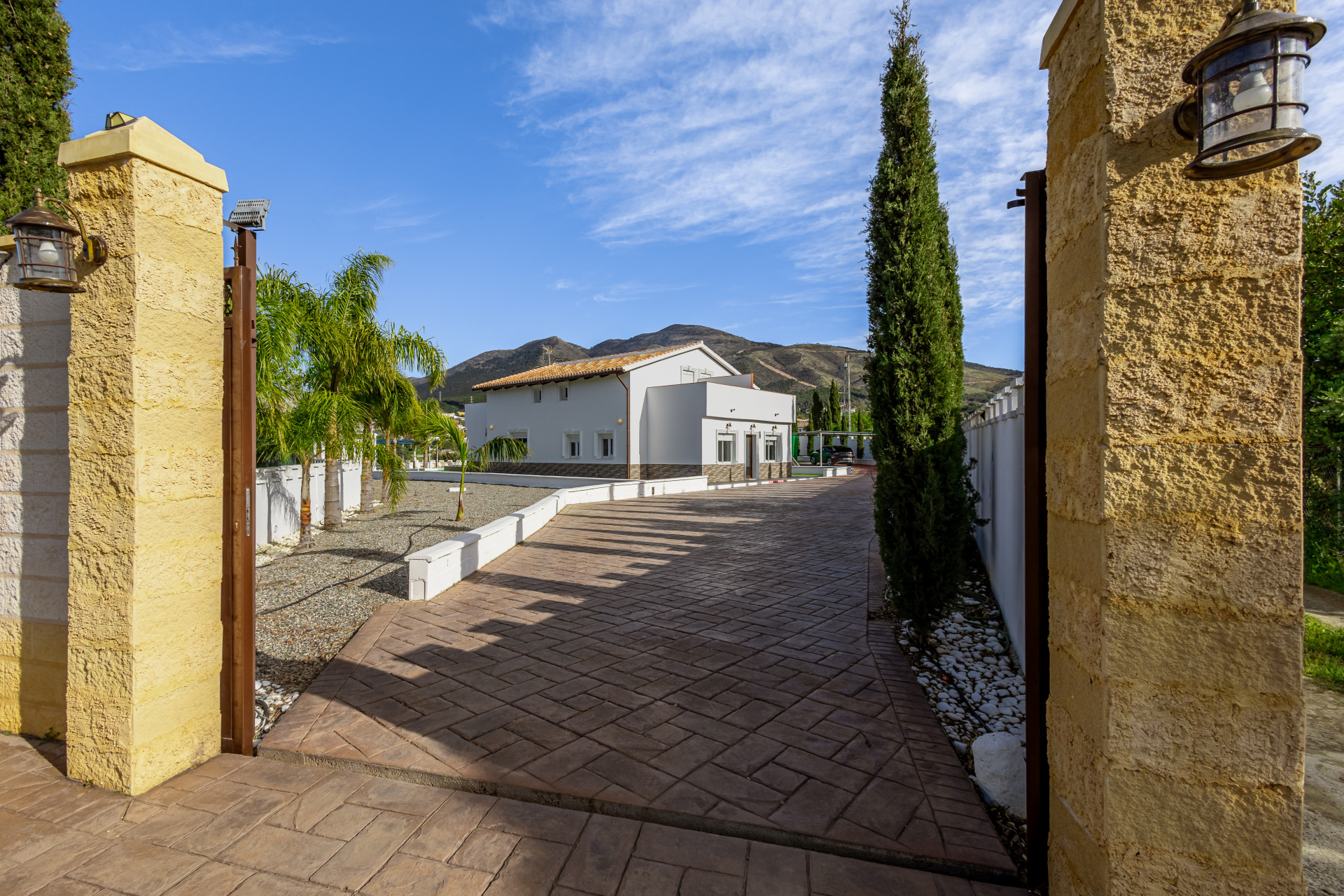 Finca de 6 Dormitorios y 5 Baños en venta en Alhaurin el Grande