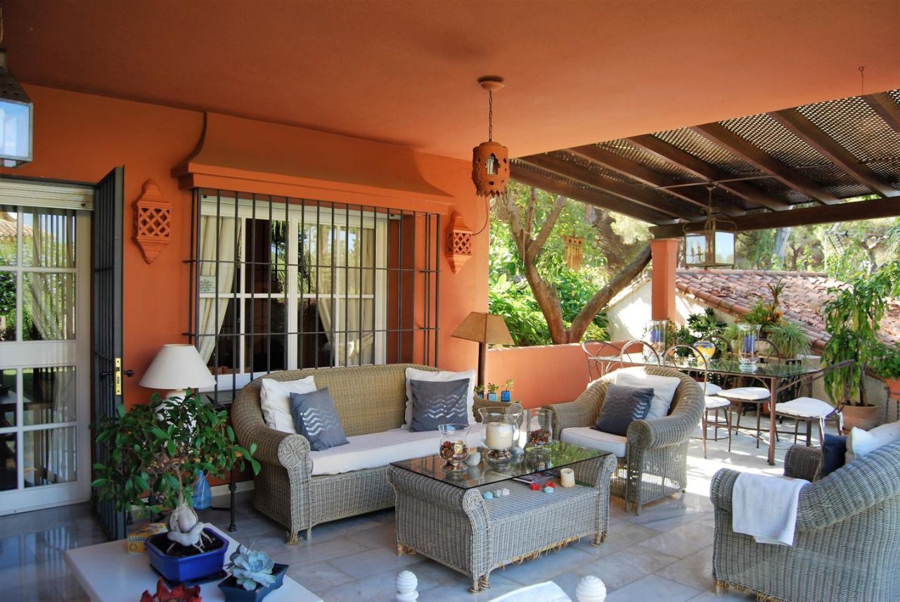 Casa de 5 Dormitorios y 4 Baños en venta en Marbella