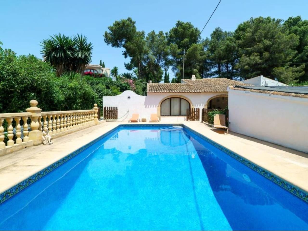 Casa Adosada de 2 Dormitorios y 1 Baño en venta en Xàbia