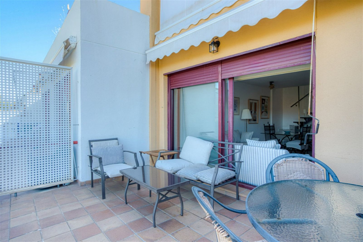 Ático de 3 Dormitorios y 2 Baños en venta en Benahavís