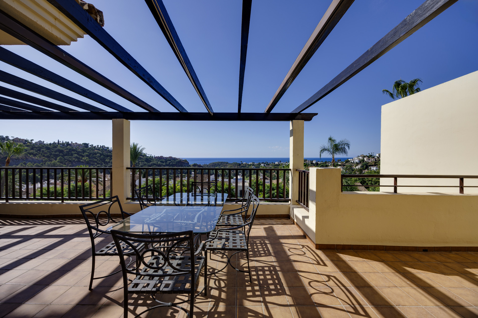 Ático de 3 Dormitorios y 2 Baños en venta en Benahavís