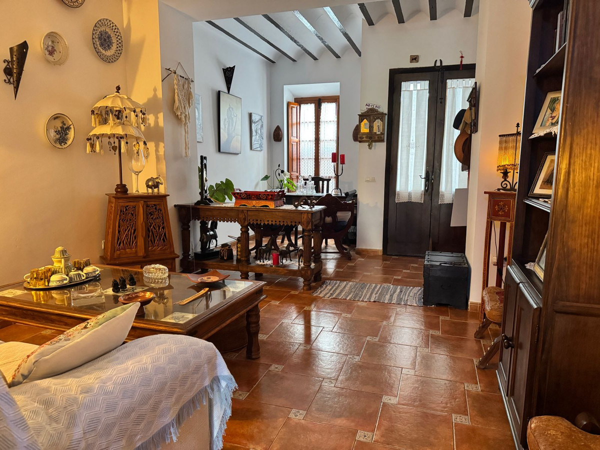 Casa Adosada de 4 Dormitorios y 3 Baños en venta en Álora