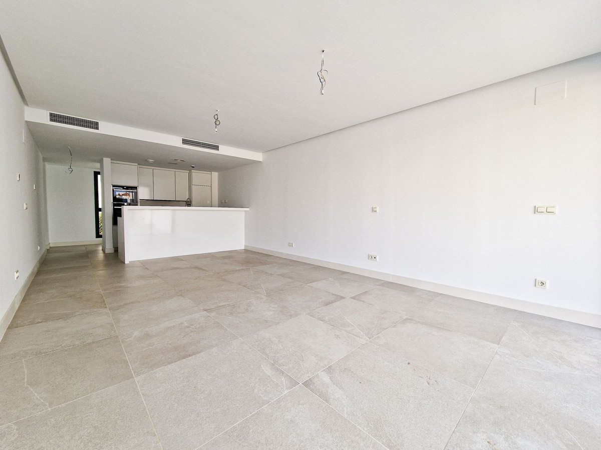 Piso de 2 Dormitorios en venta en Artola, Marbella