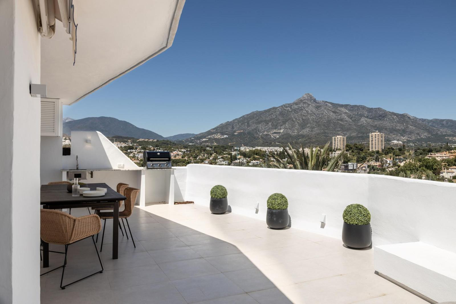 Ático de 3 Dormitorios en venta en Nueva Andalucía, Marbella