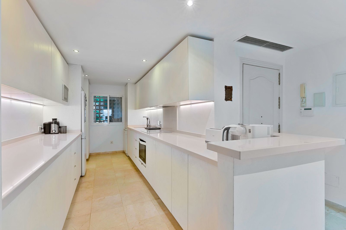 3 Slaapk., 2 Badk. - Appartement te koop in Sierra Blanca, Marbella