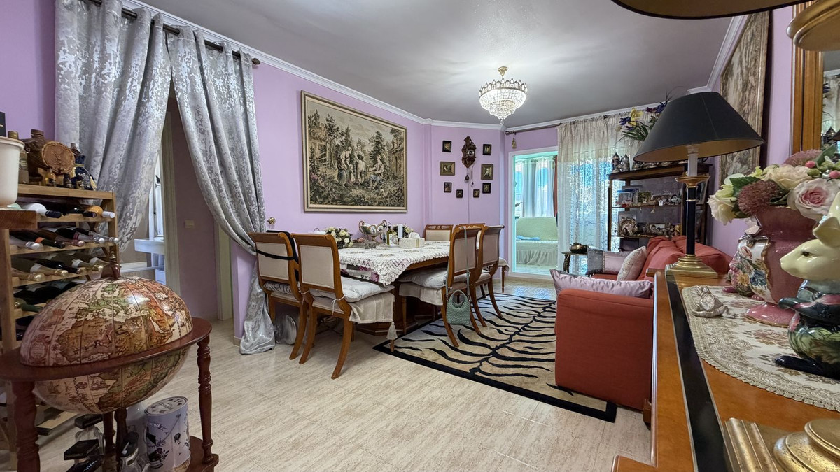 Piso de 1 Dormitorio y 1 Baño en venta en Calahonda