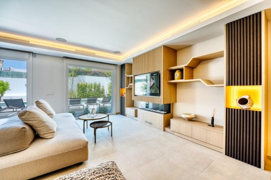 Casa de 6 Dormitorios y 7 Baños en venta en Nueva Andalucía, Marbella