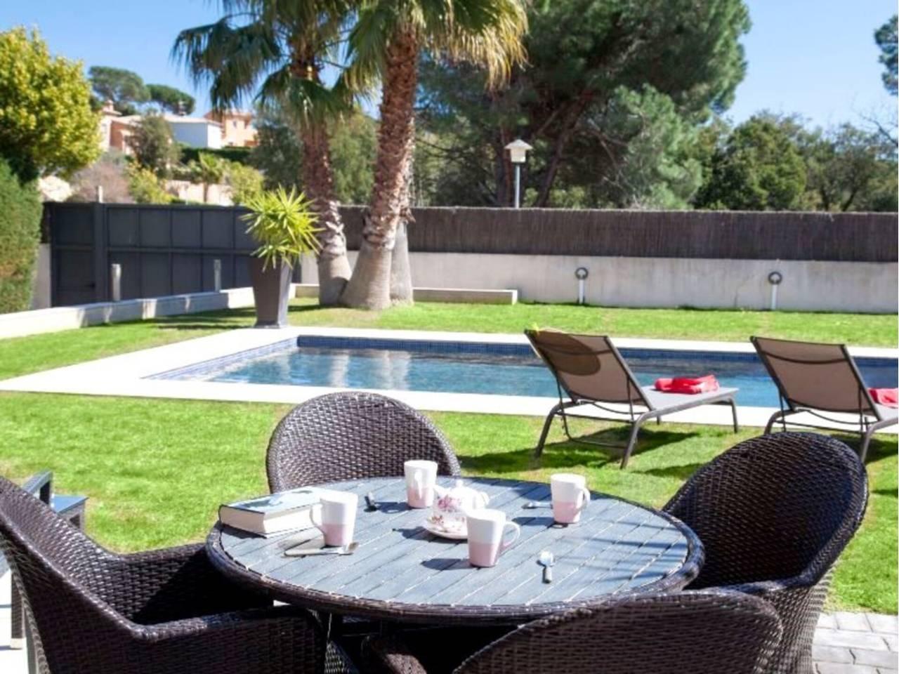 Casa Adosada de 4 Dormitorios en venta en Calonge