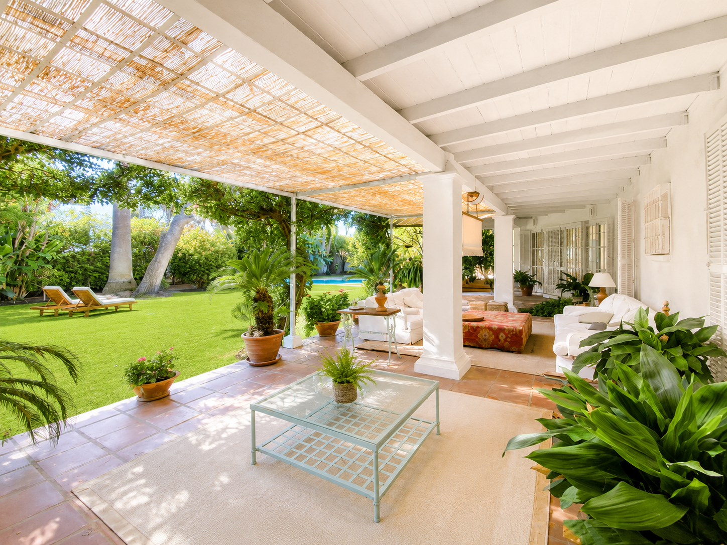 Casa de 7 Dormitorios y 4 Baños en venta en La Alqueria, Estepona