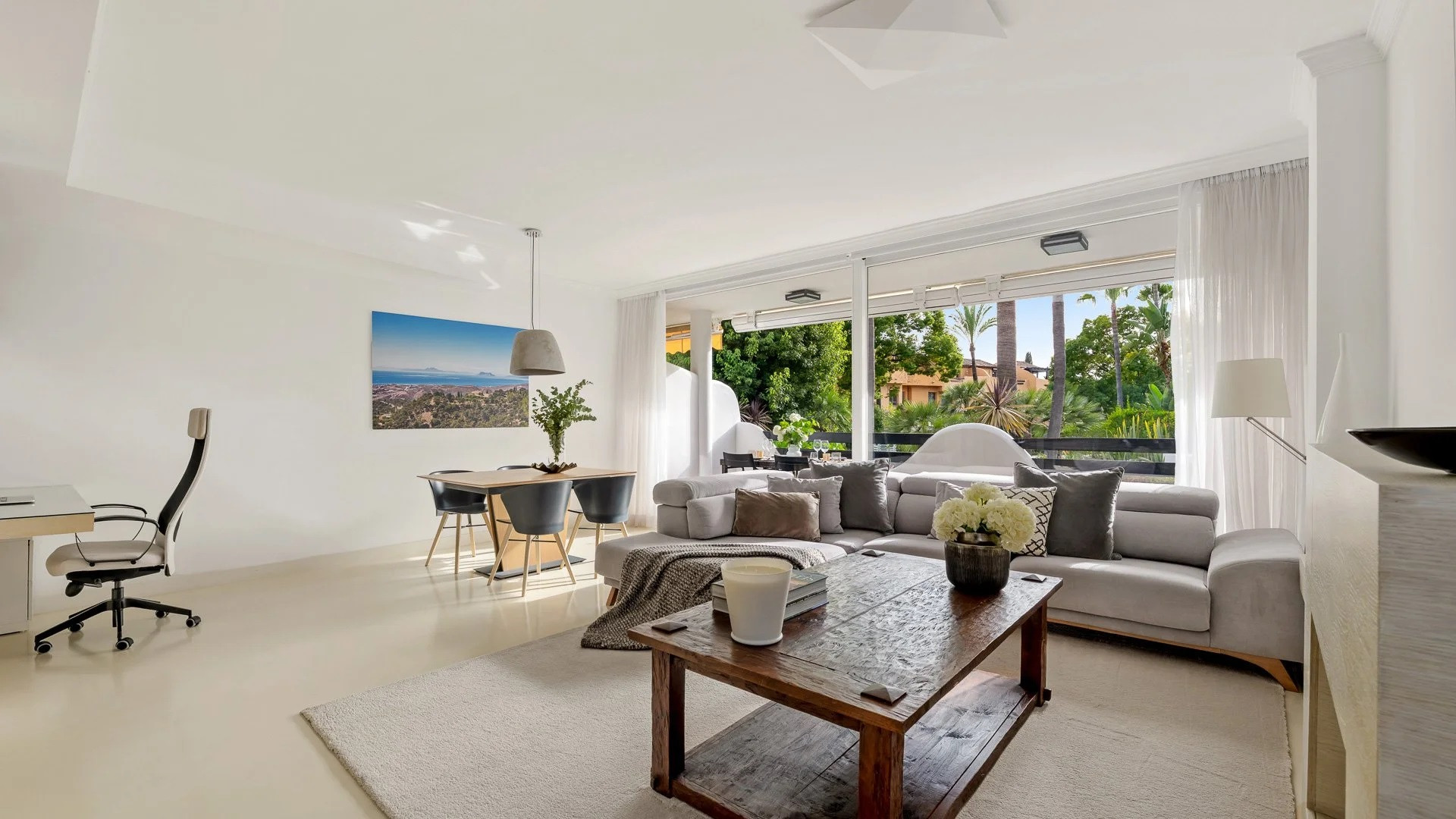 Casa Adosada de 3 Dormitorios en venta en Milla de Oro, Marbella