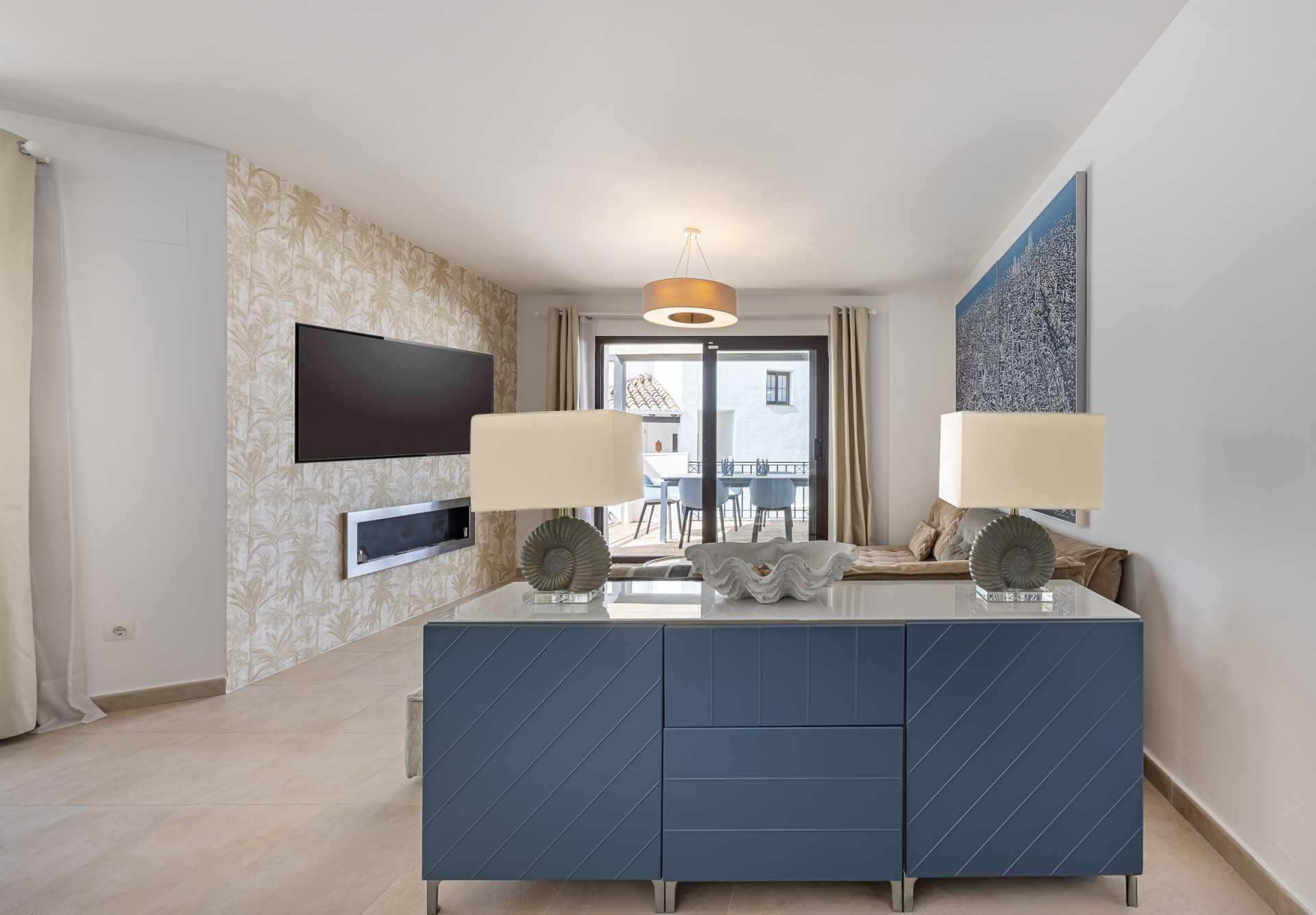 Casa Adosada de 4 Dormitorios en venta en Los Monteros, Marbella