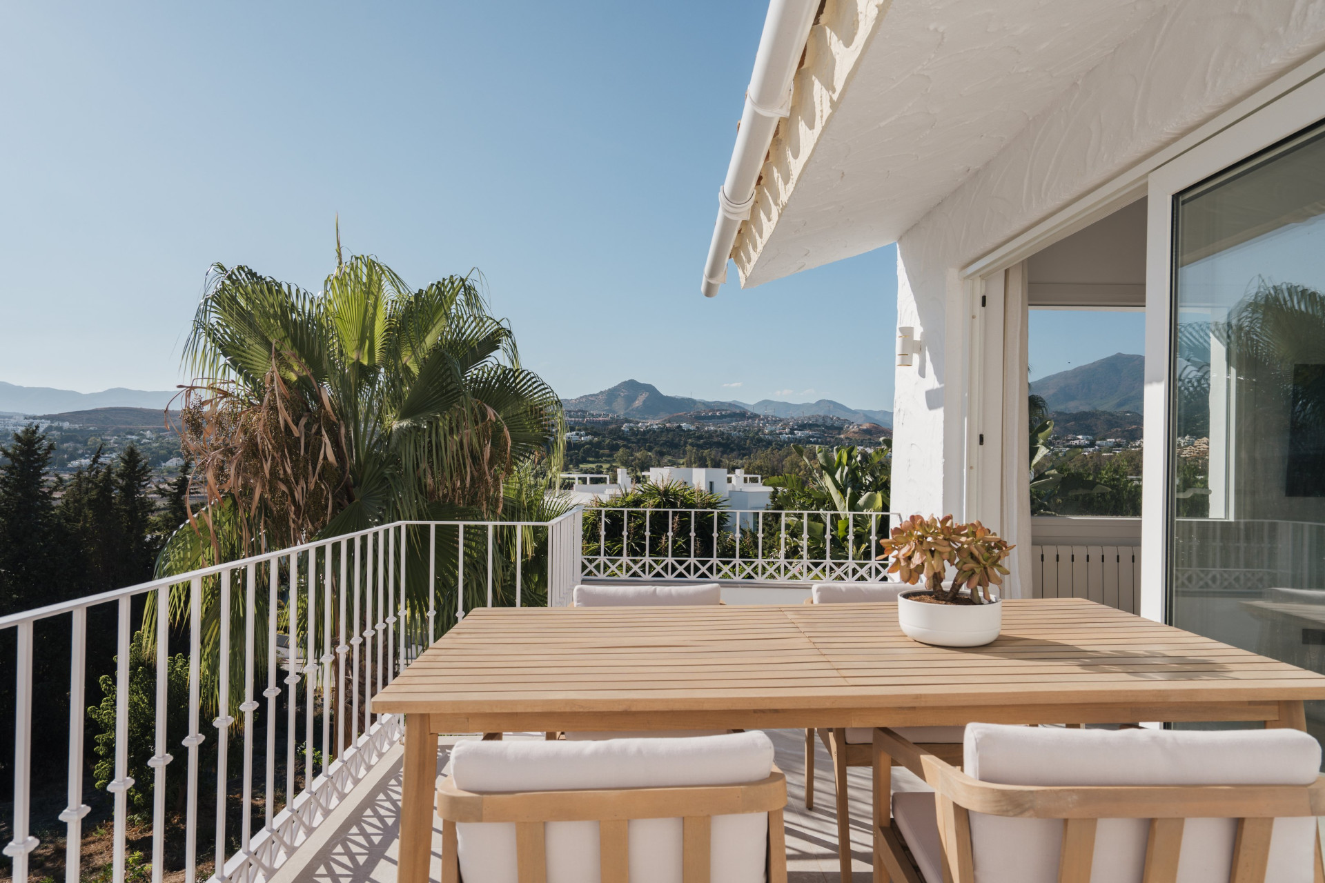 Casa Adosada de 2 Dormitorios y 1 Baño en venta en Estepona