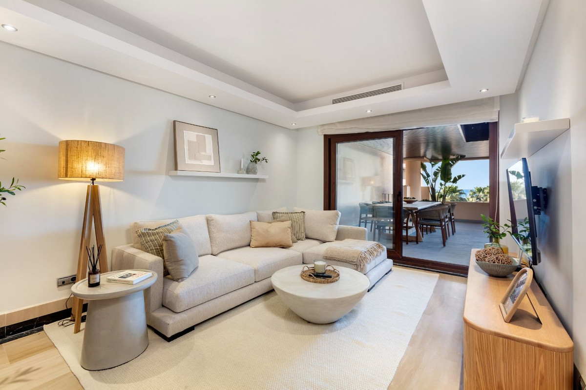 Piso de 2 Dormitorios en venta en Estepona