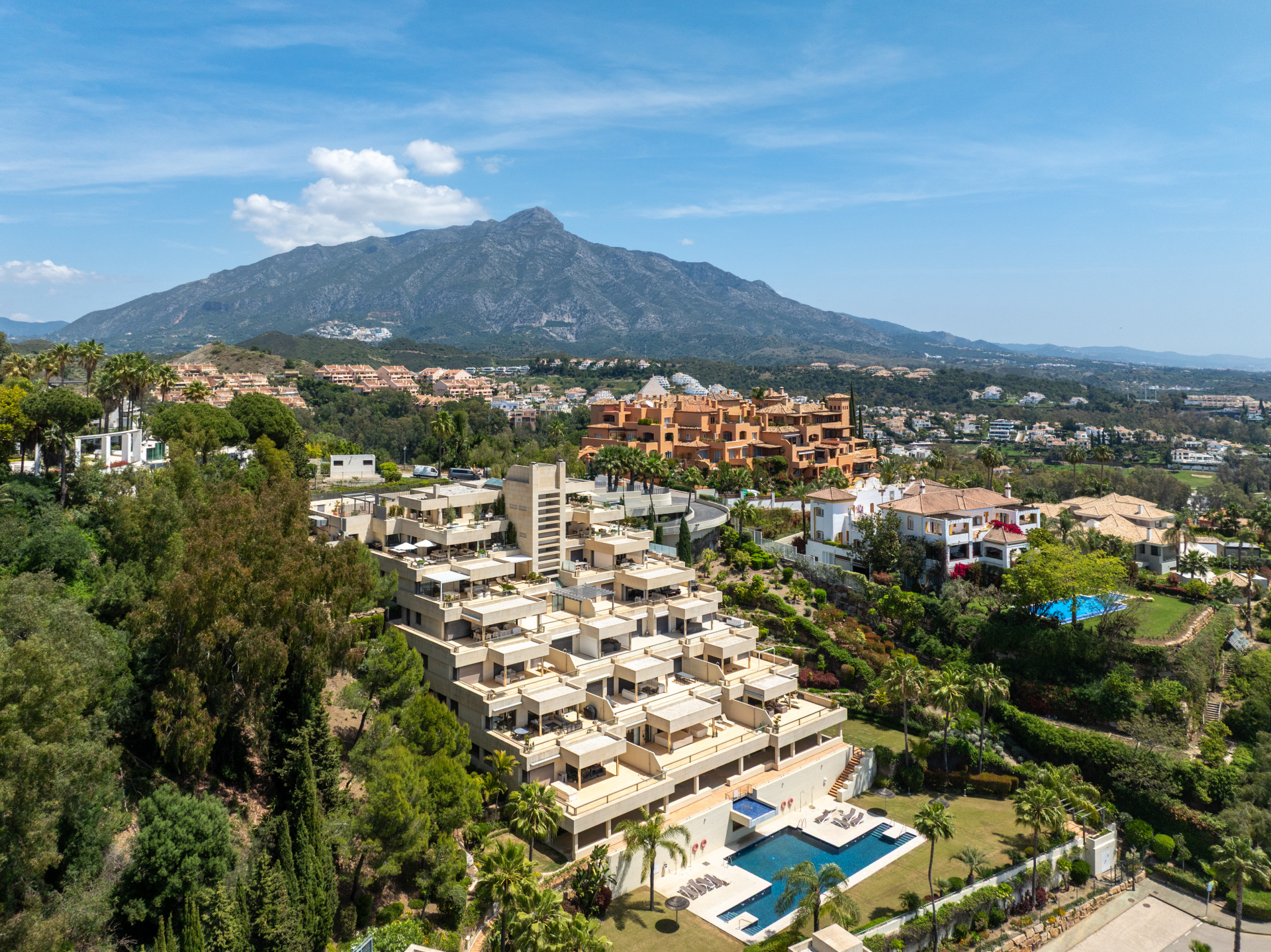 Ático de 5 Dormitorios en venta en Nueva Andalucía, Marbella