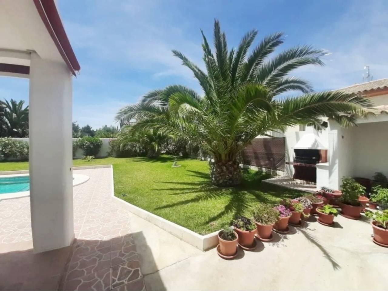 Casa Adosada de 3 Dormitorios y 3 Baños en venta en Chiclana de la Frontera