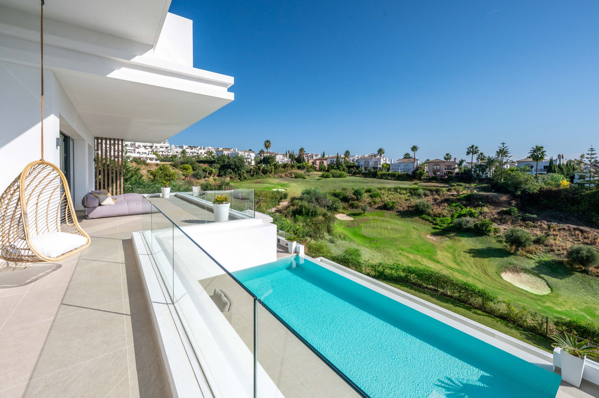 6 кровать Вилла для продажи в New Golden Mile, Estepona
