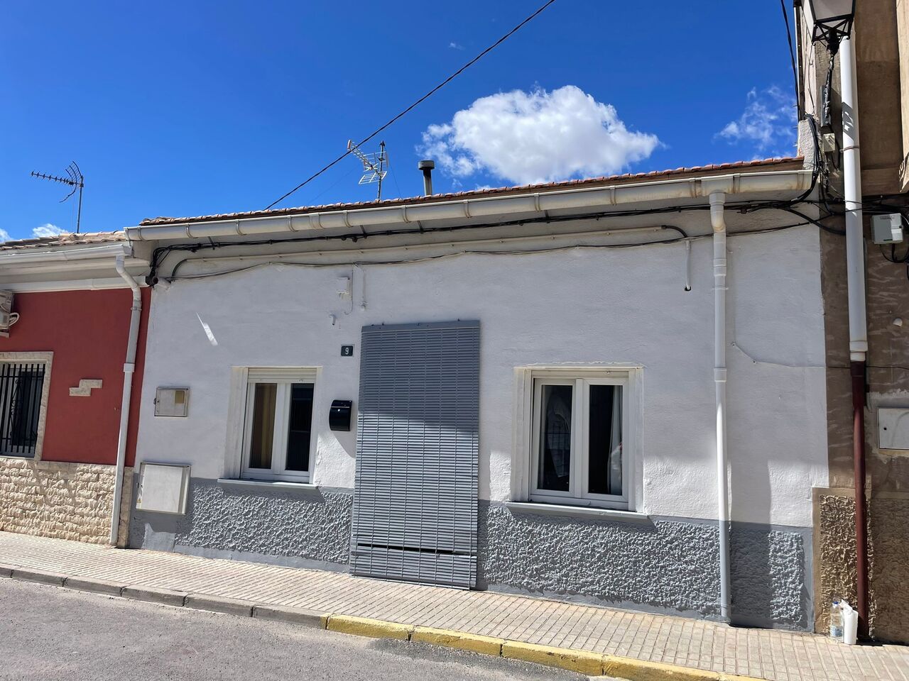 Casa Adosada de 5 Dormitorios en venta en El Pinós
