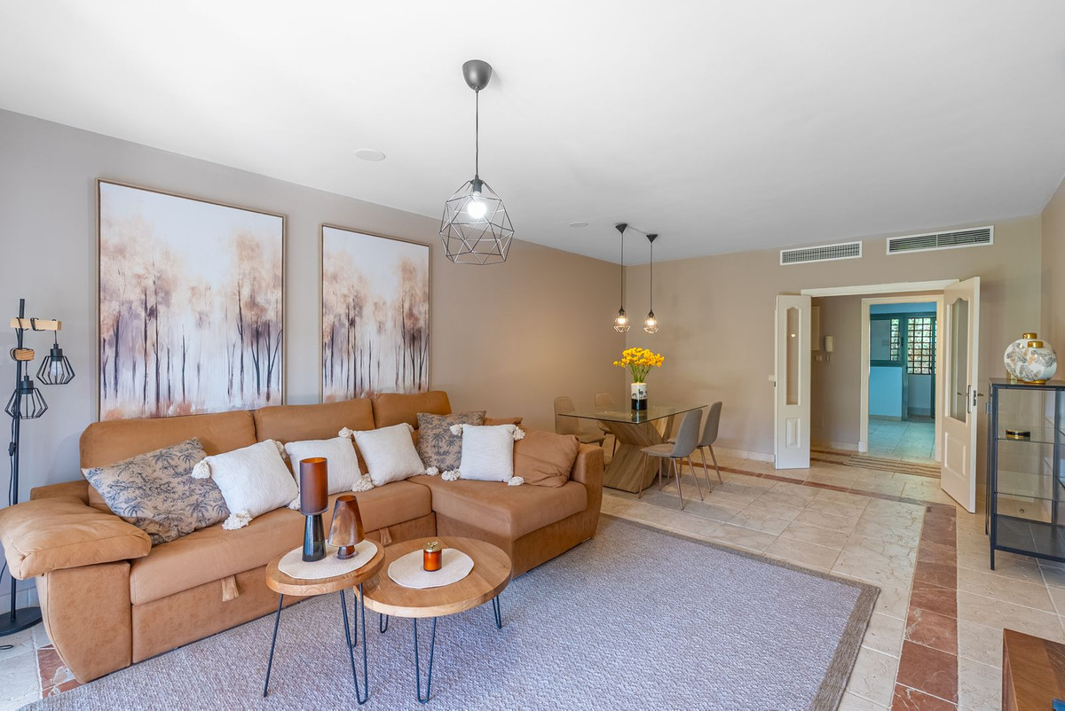 Piso de 3 Dormitorios y 3 Baños en venta en Benahavís