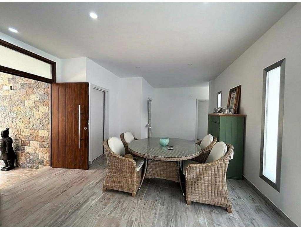 Casa de 3 Dormitorios y 2 Baños en venta en Algarrobo