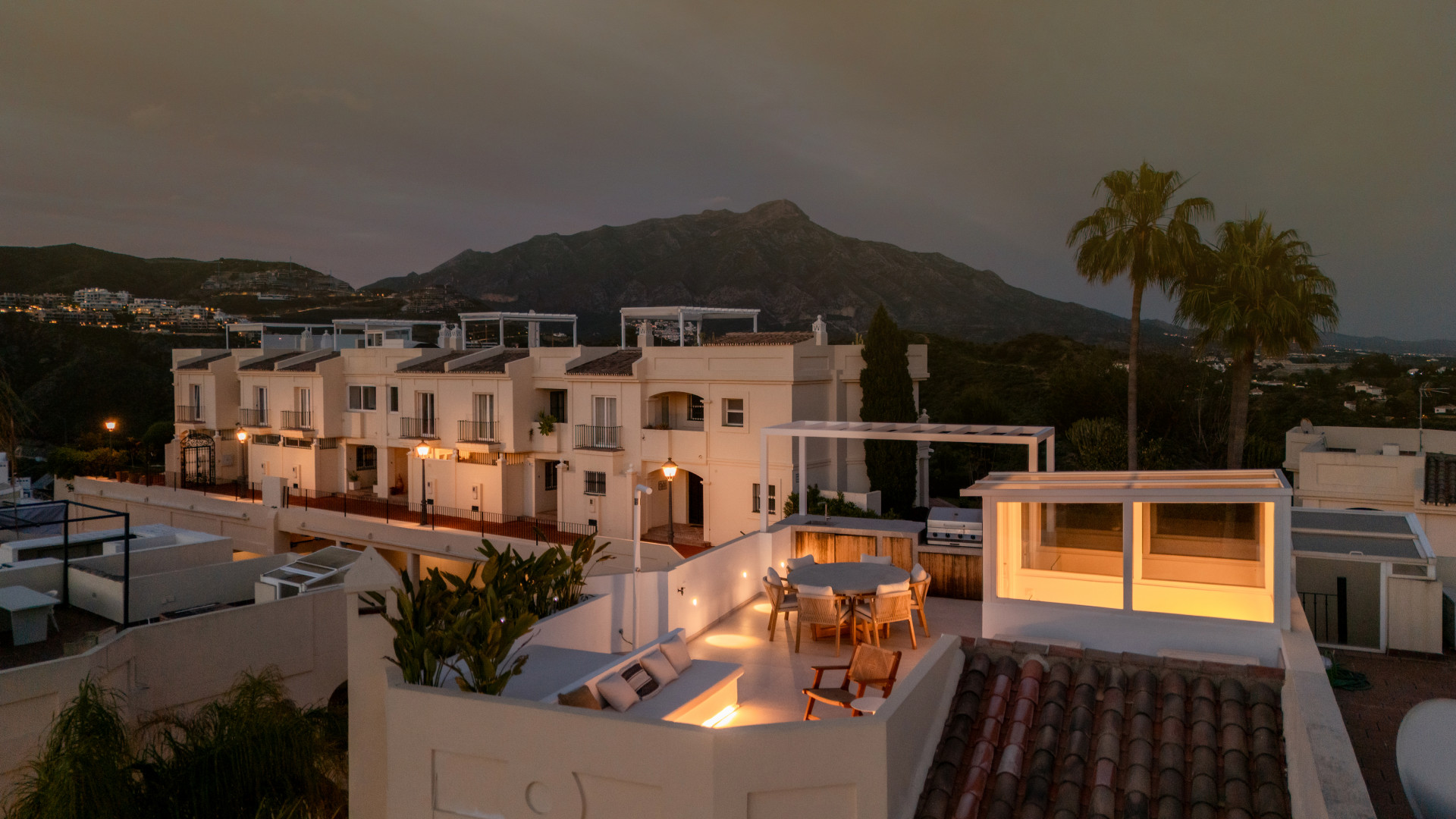 Ático de 3 Dormitorios y 3 Baños en venta en La Quinta, Benahavís