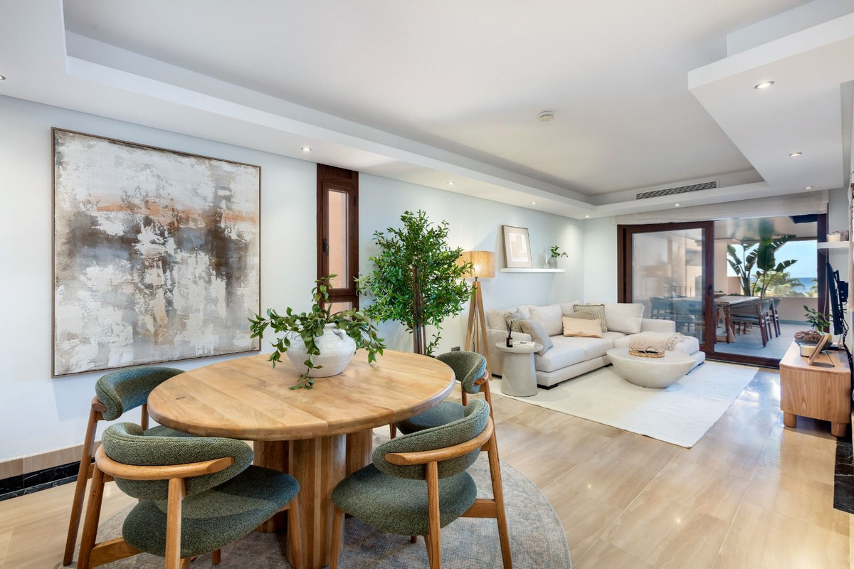 Piso de 2 Dormitorios en venta en Estepona