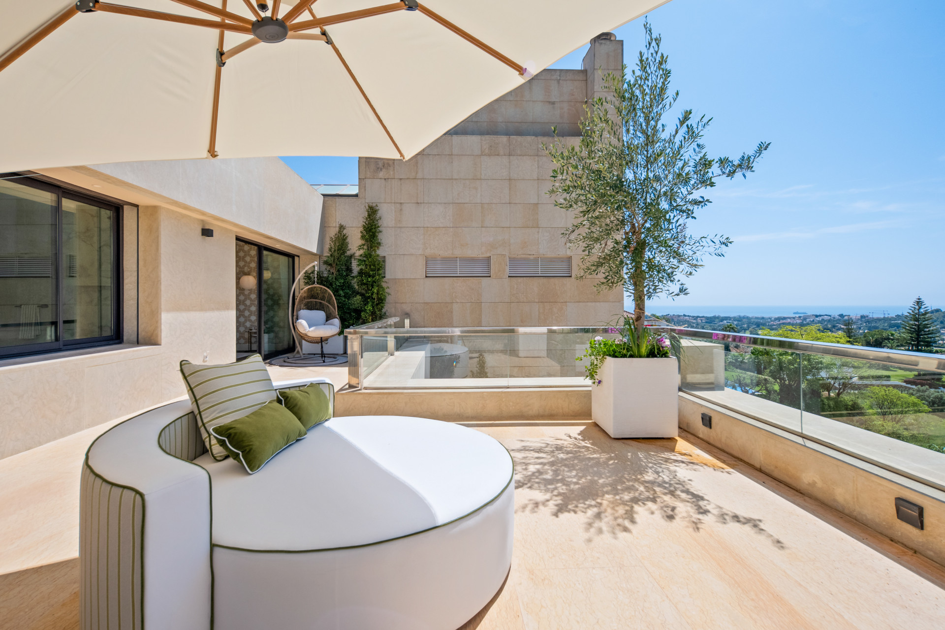 Ático de 5 Dormitorios en venta en Nueva Andalucía, Marbella