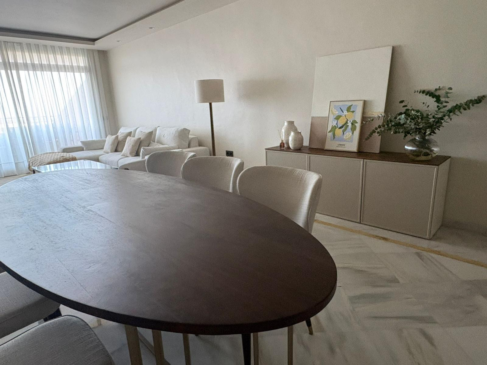 Piso de 2 Dormitorios en alquiler en Nueva Andalucía, Marbella