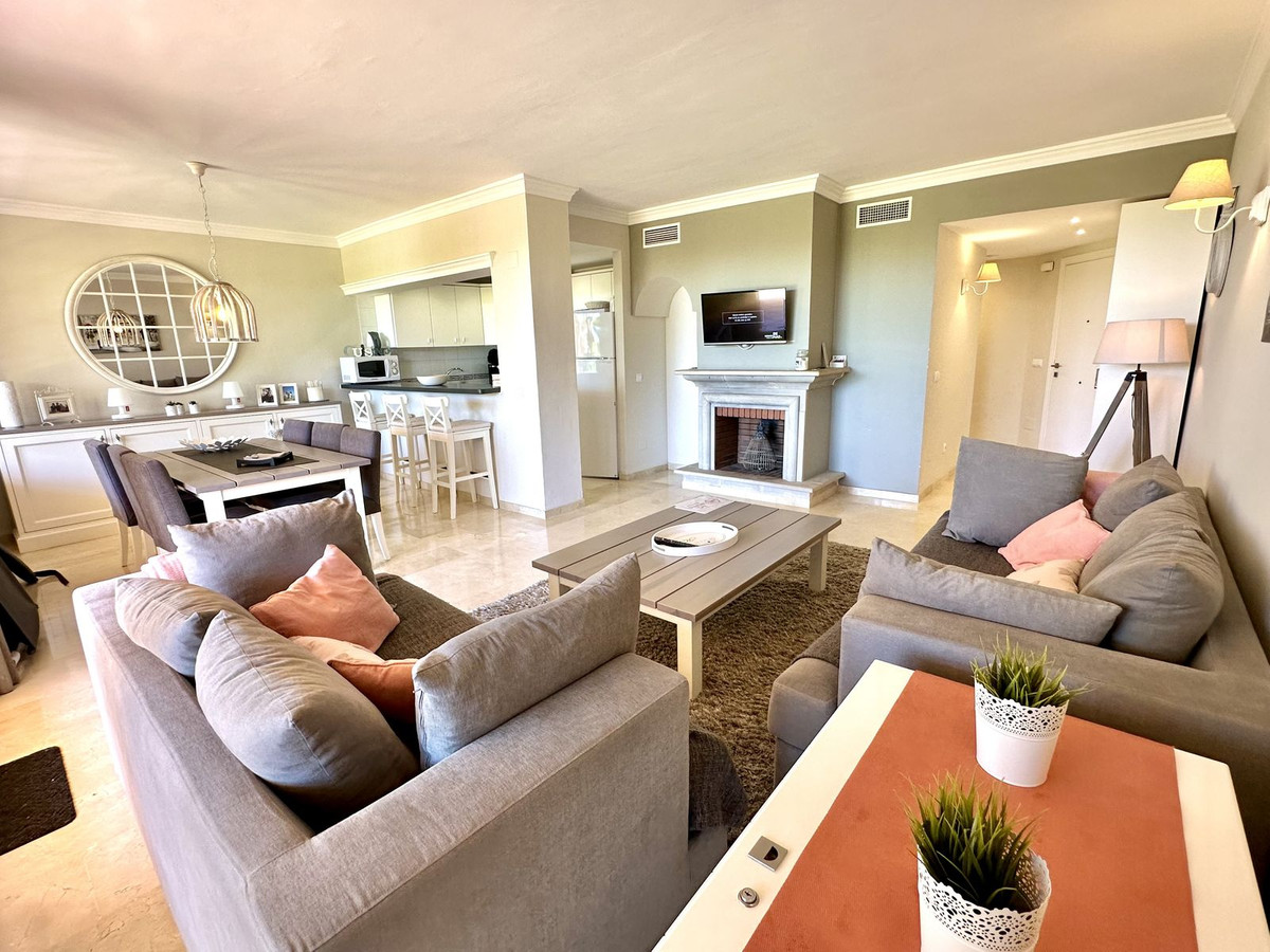 Piso de 2 Dormitorios y 2 Baños en alquiler vacacional en Elviria, Marbella