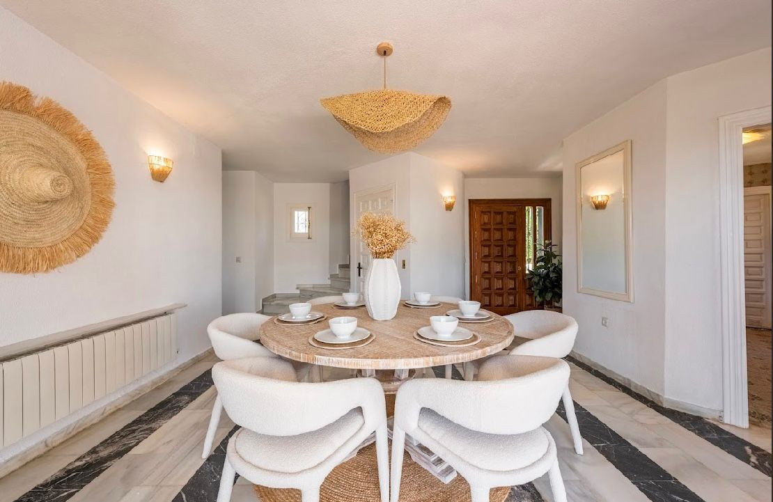 Casa de 3 Dormitorios y 3 Baños en alquiler en Marbella