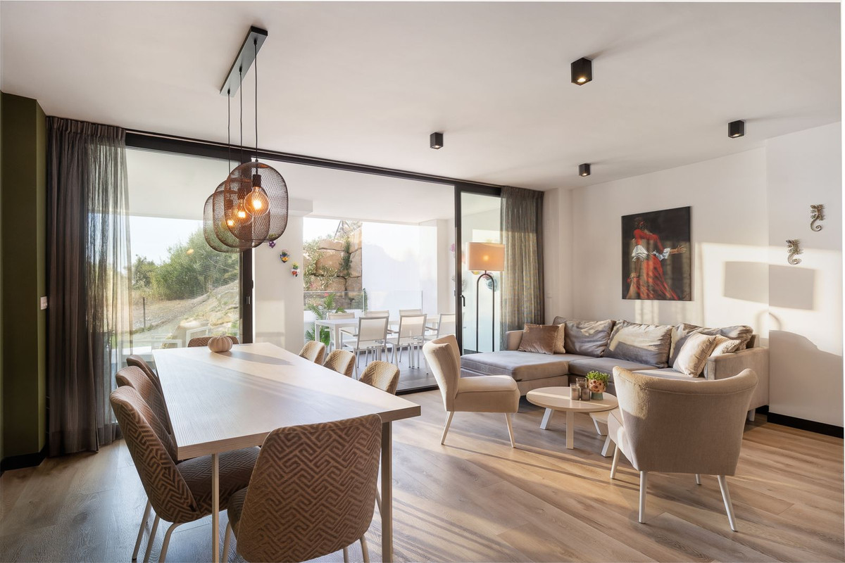 Piso de 3 Dormitorios y 2 Baños en venta en Mijas