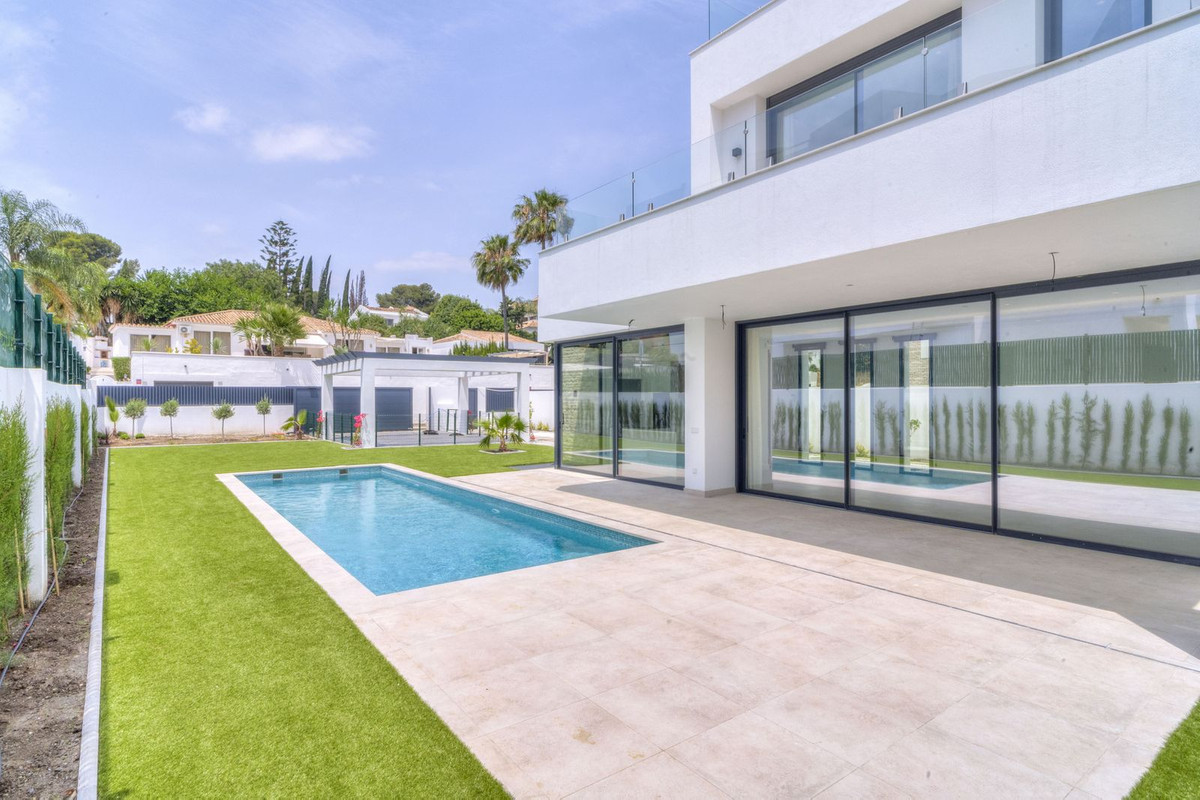 Casa de 6 Dormitorios en venta en Marbella