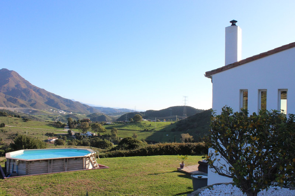 Finca de 4 Dormitorios en venta en Casares