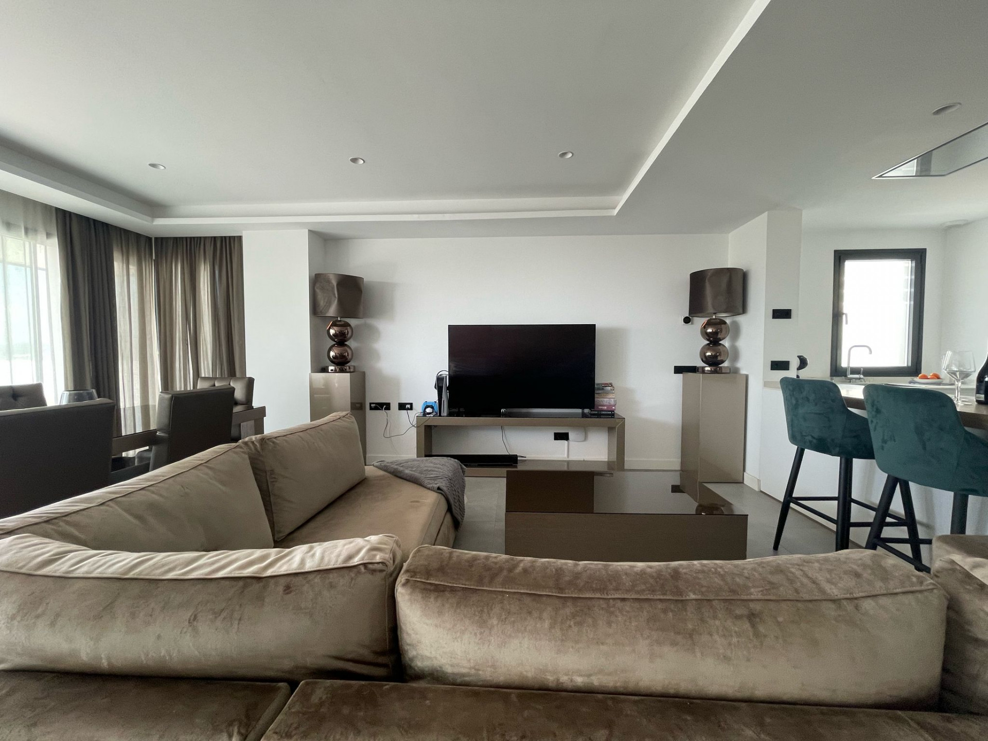 Piso de 4 Dormitorios en venta en Estepona