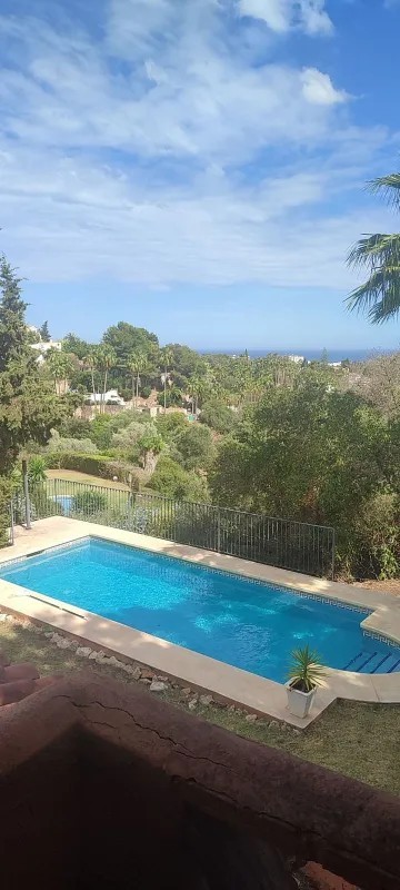Casa de 4 Dormitorios y 3 Baños en venta en Calahonda, Mijas