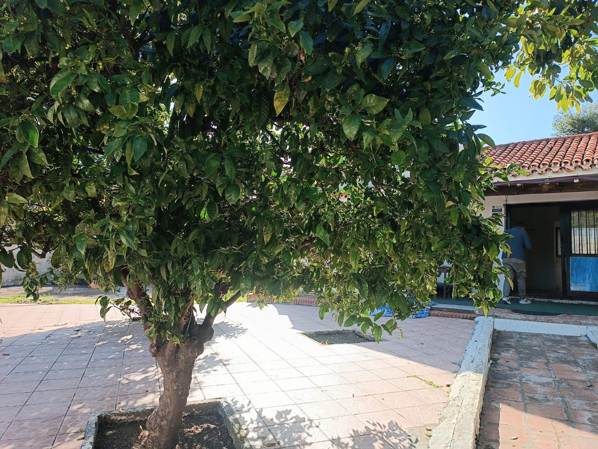 Casa de 2 Dormitorios y 2 Baños en venta en Estepona