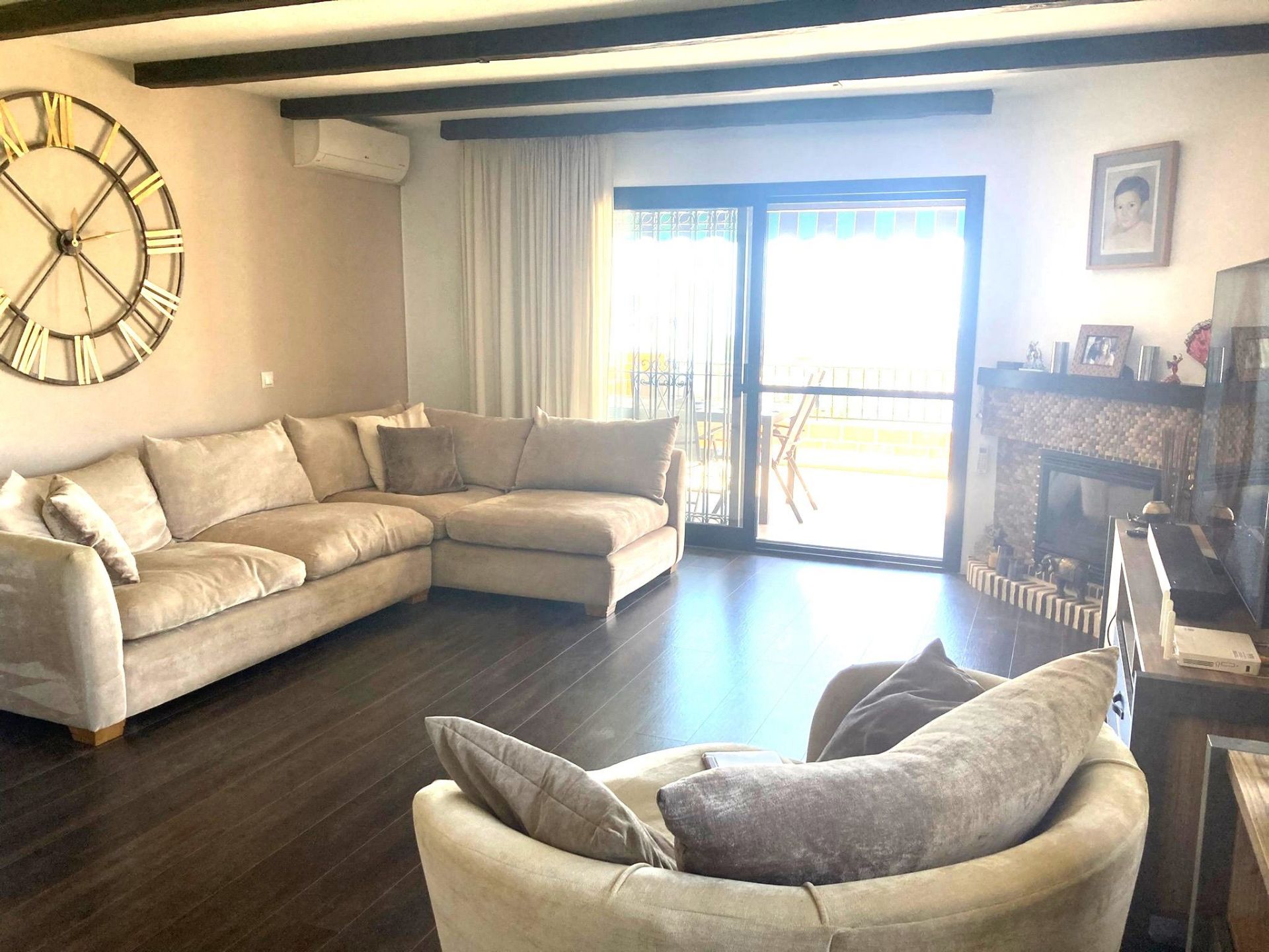 4 спални, 3 бани - Вила за продажба в Calahonda, Mijas
