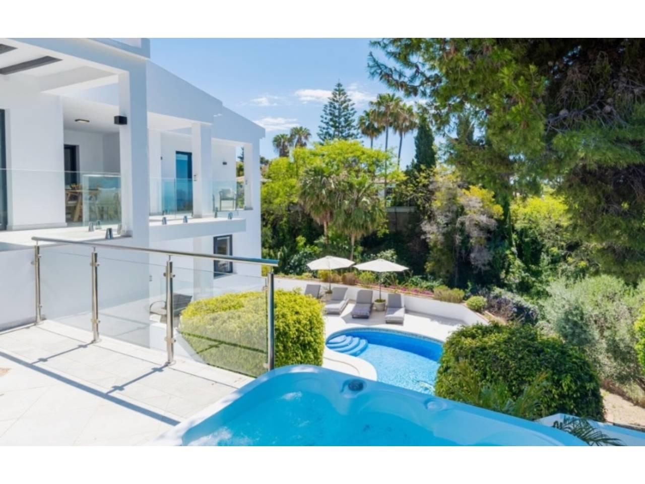Casa de 5 Dormitorios en venta en Marbella Centro