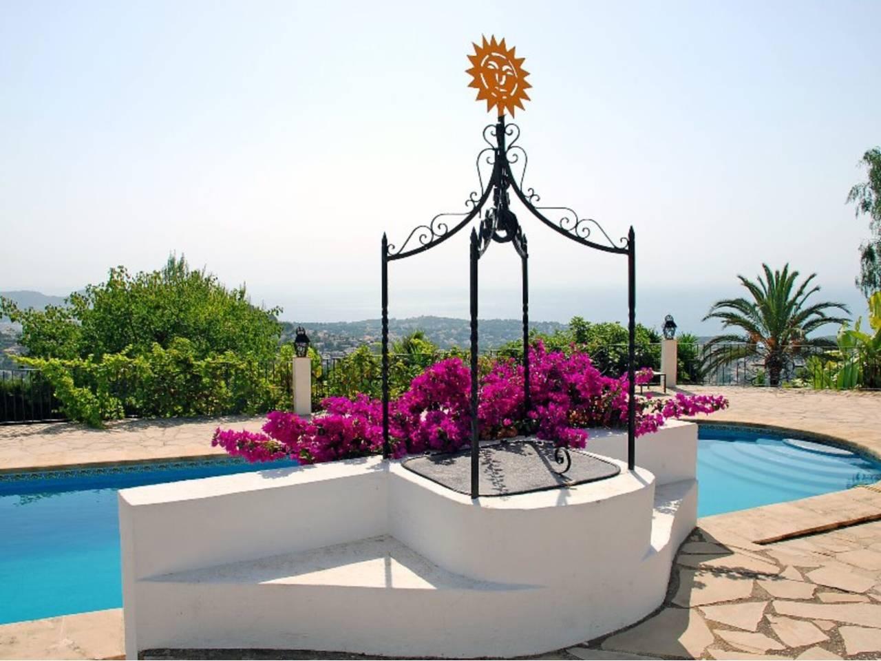 Casa Adosada de 5 Dormitorios y 3 Baños en venta en Benissa