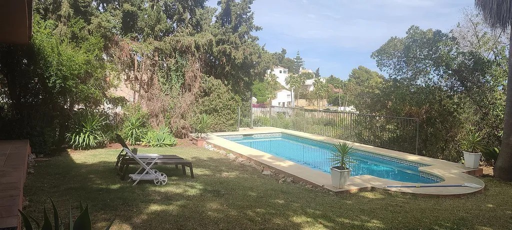 Casa de 4 Dormitorios y 3 Baños en venta en Calahonda, Mijas