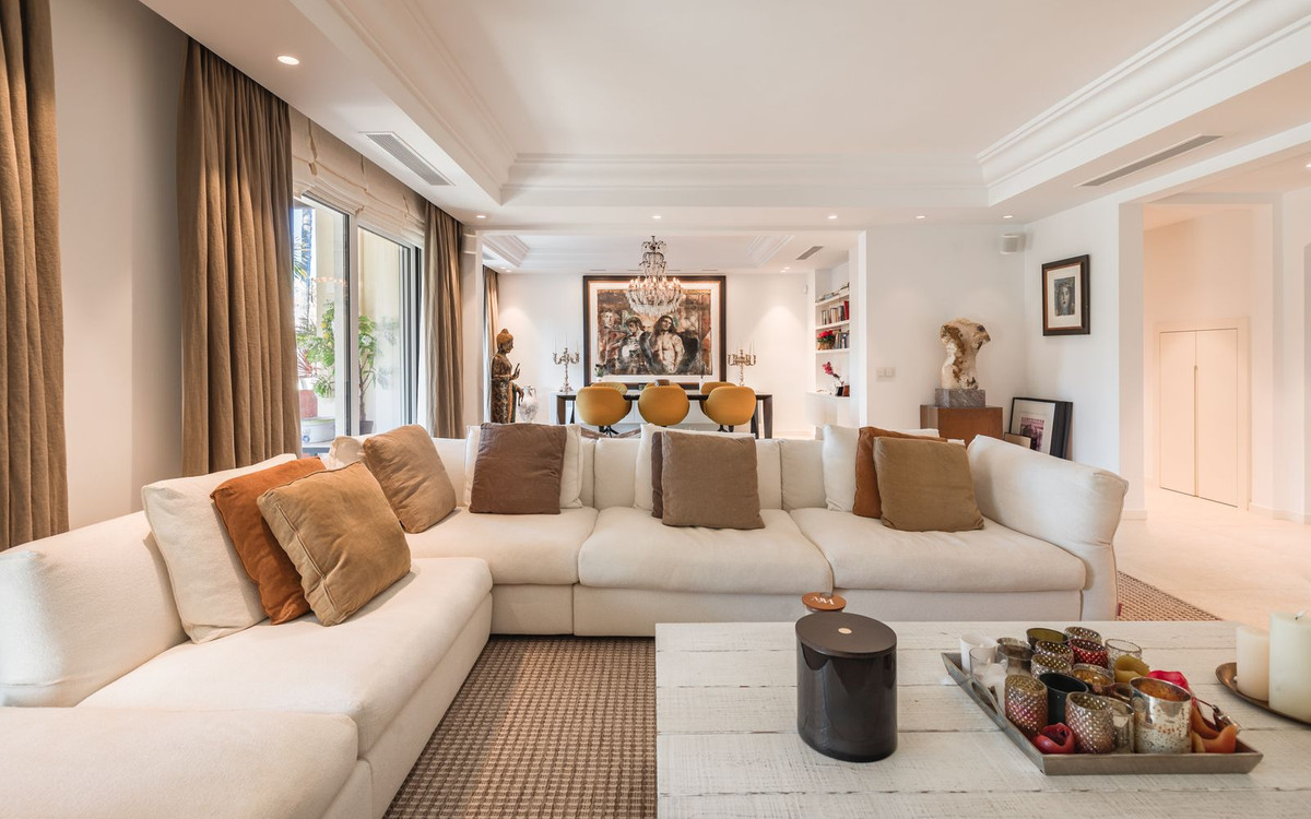 Ático de 3 Dormitorios en venta en Nueva Andalucía, Marbella