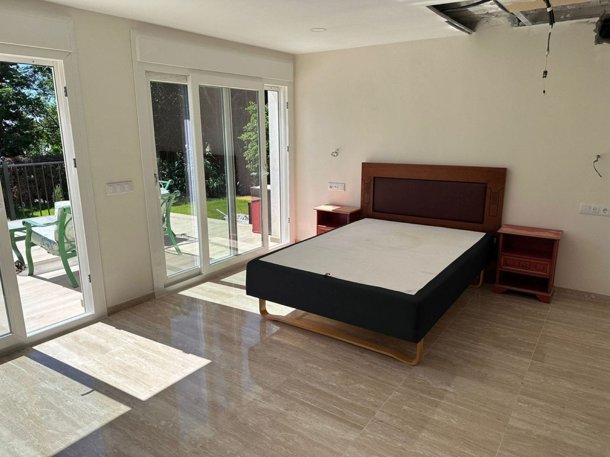6 спални, 6 бани - Вила за продажба в Nueva Andalucia, Marbella