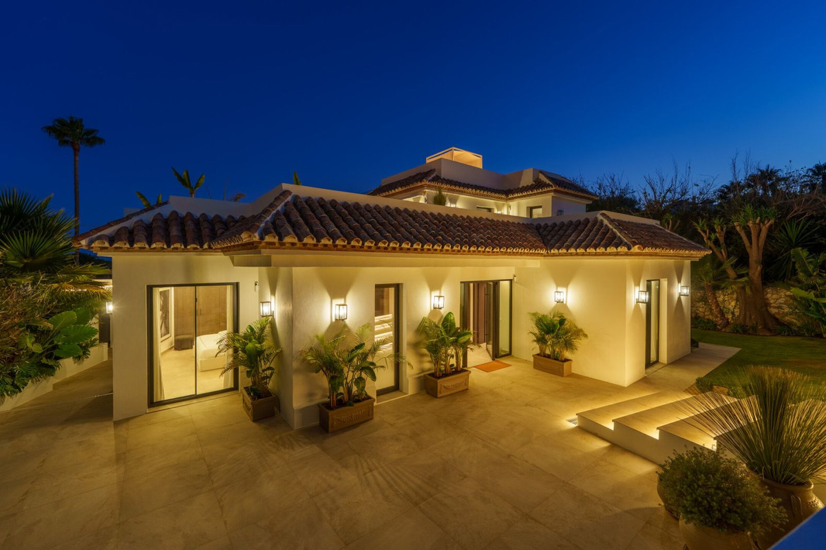 Casa de 5 Dormitorios en alquiler en Marbella