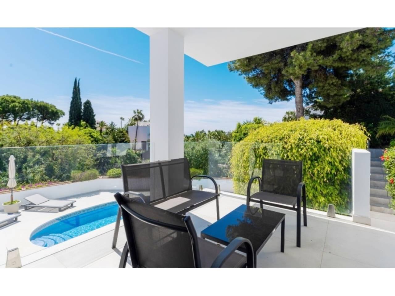 Casa de 5 Dormitorios en venta en Marbella Centro