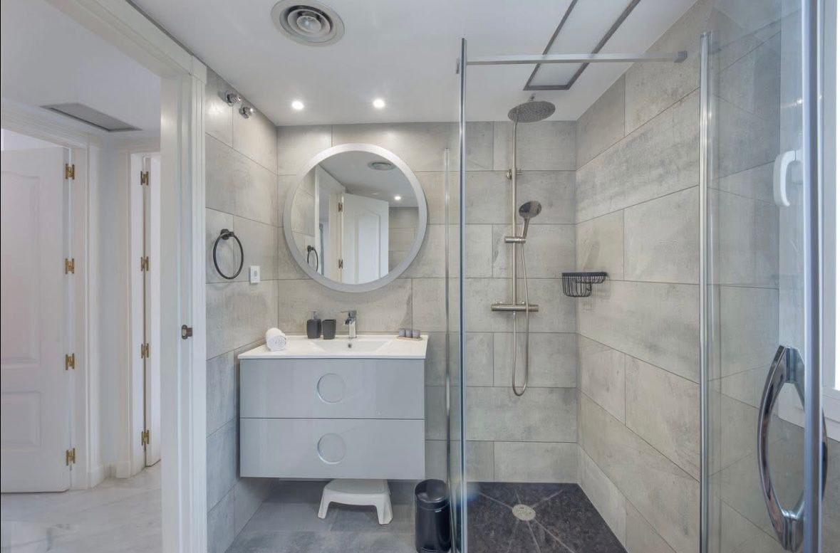 Piso de 2 Dormitorios y 2 Baños en alquiler en Nueva Andalucía, Marbella