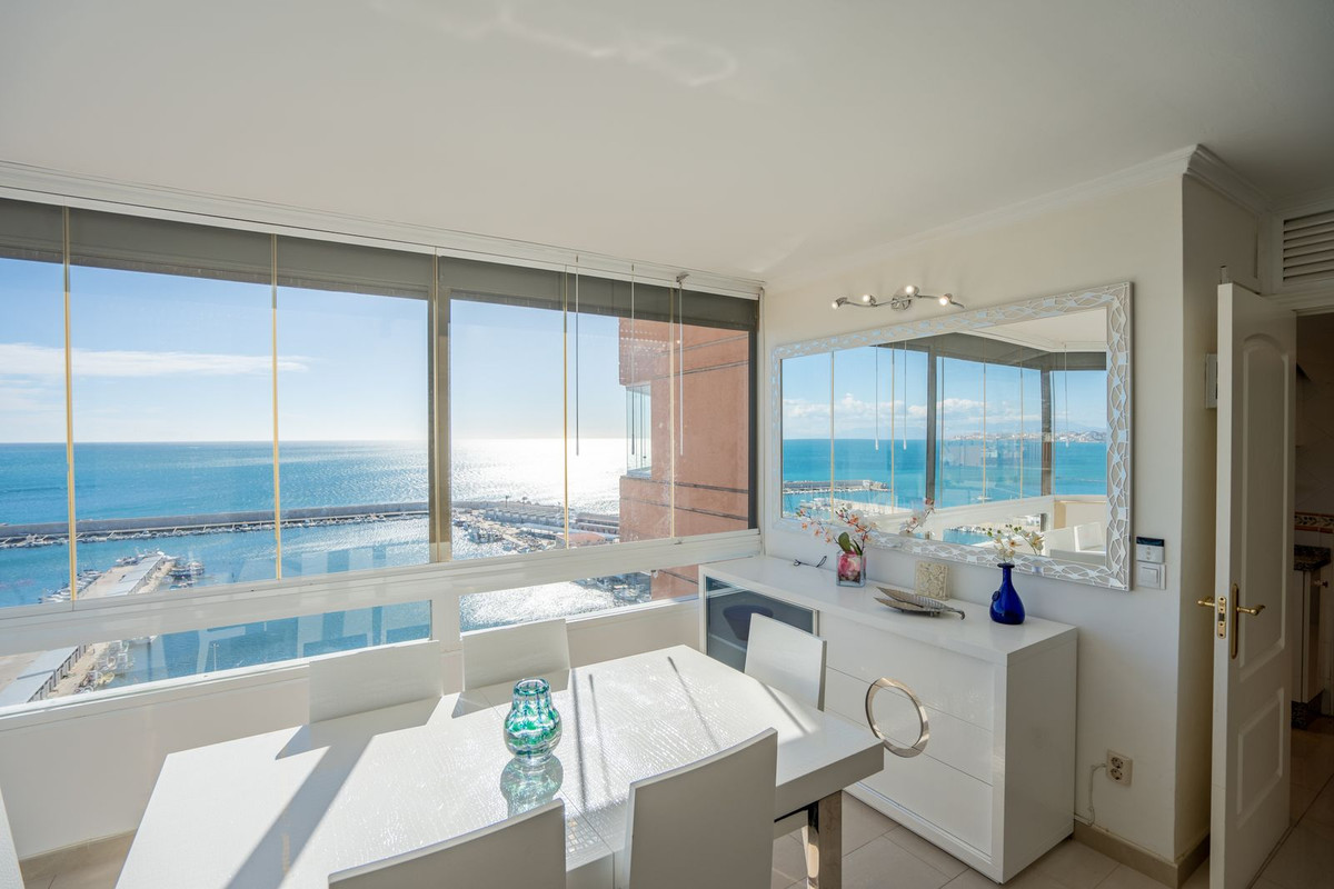 Piso de 2 Dormitorios y 2 Baños en venta en Fuengirola