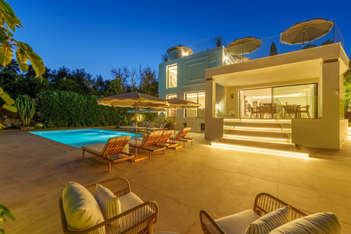 Casa de 5 Dormitorios en alquiler en Marbella