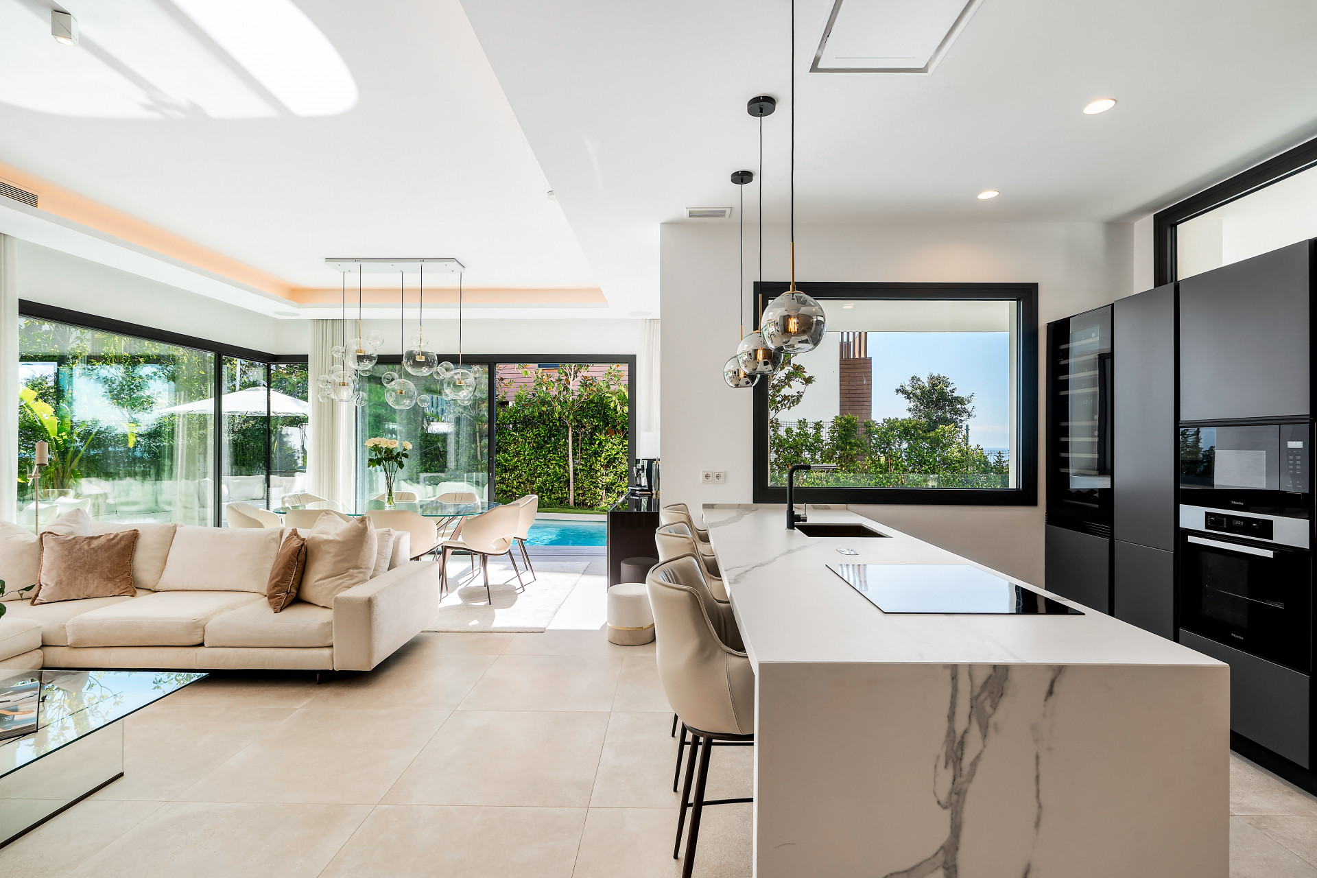 Casa de 4 Dormitorios y 3 Baños en venta en Sierra Blanca, Marbella